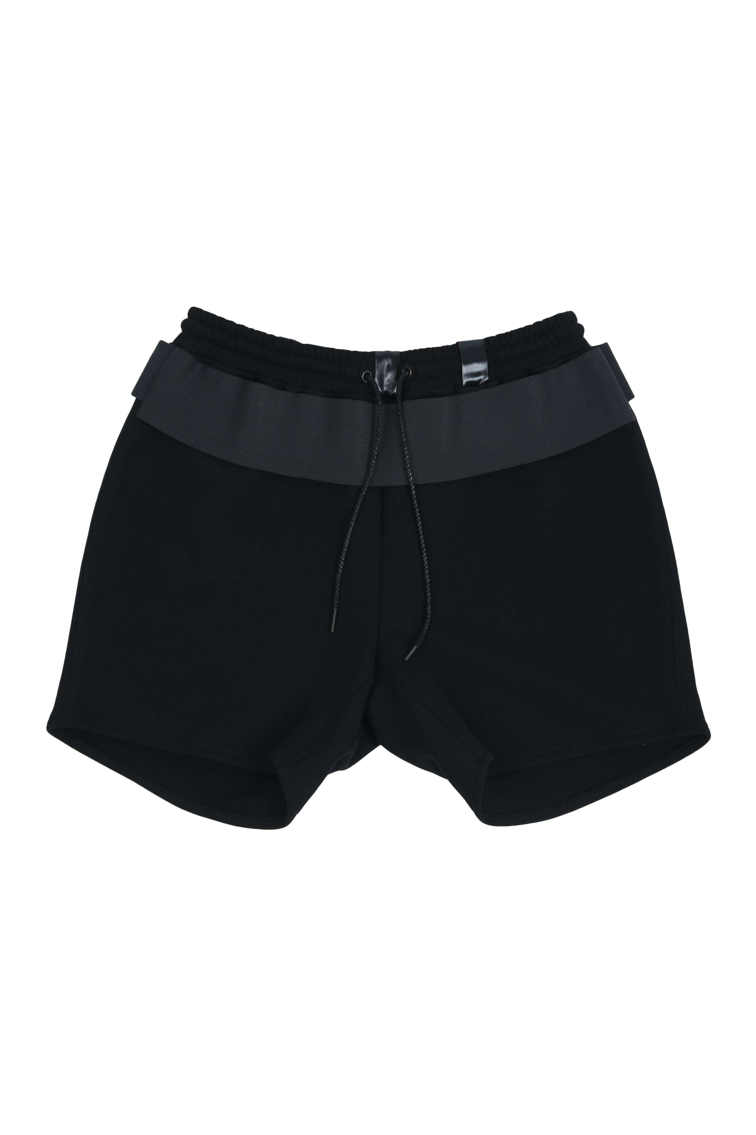 shorts tucked-in "pupil black"